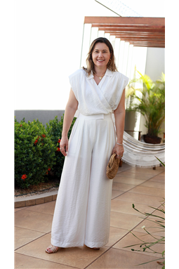 conjunto azul; conjunto branco; conjunto Madame Charlotte; conjunto de blusa e cala; conjunto de blusa e cala com amarrao; Madame Charlotte