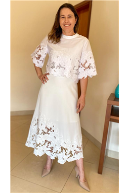 saia midi com barra bordada; saia midi; saia bordada; saia bordada midi; saia off bordada; saia off; Madame Charlotte